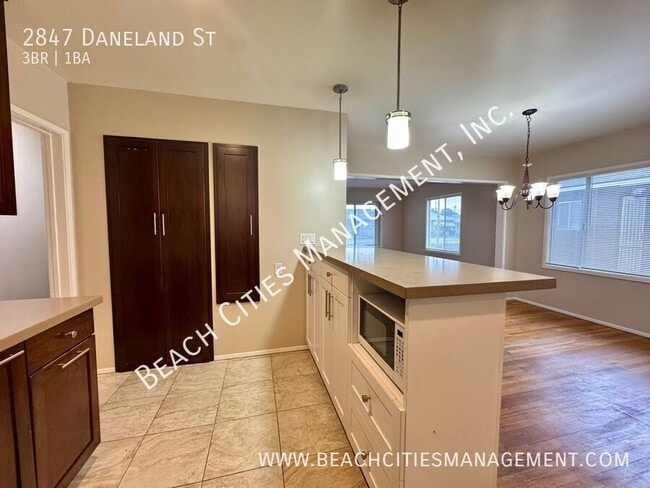 Building Photo - 2847 Daneland St