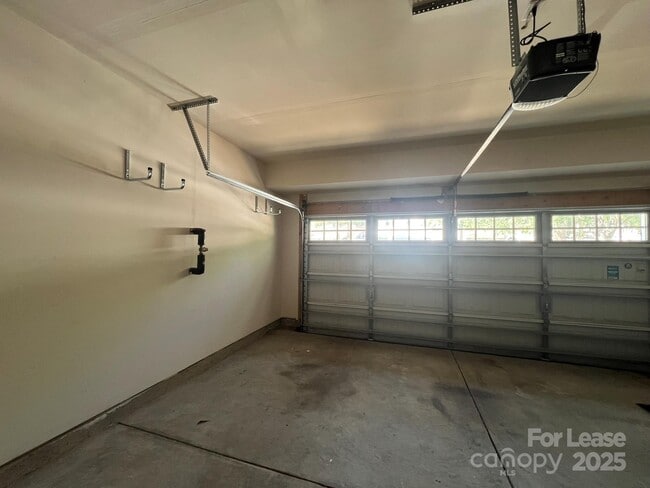 Building Photo - 9423 Alice McGinn Drive