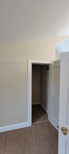 Building Photo - 513 Blue Eagle Ave