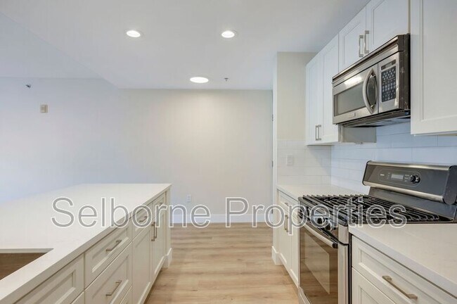 Building Photo - 1401 Jackson St