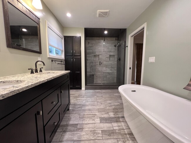 Building Photo - 3329 Collins Ferry Rd