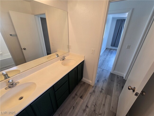 Building Photo - 9893 Canyon Peak Dr
