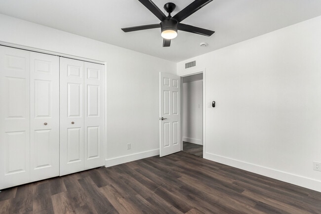 Building Photo - 7813 E Cypress St