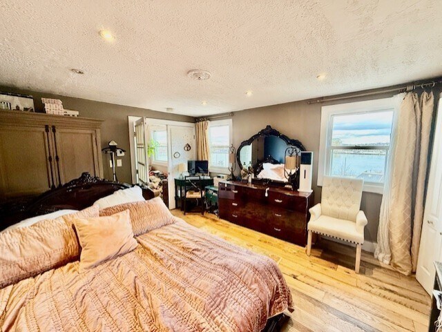 Building Photo - 480 Commercial St