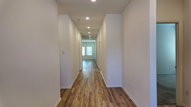 Building Photo - 7518 Angels Lndg Ln
