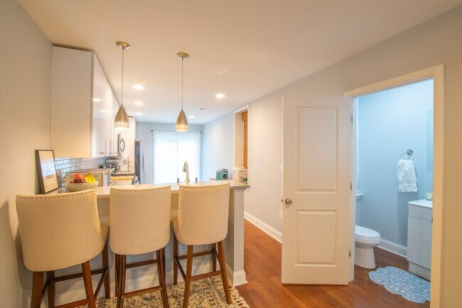 Building Photo - Beautiful Point Breeze Townhome
