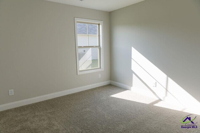 Building Photo - 608 Daisy Dr