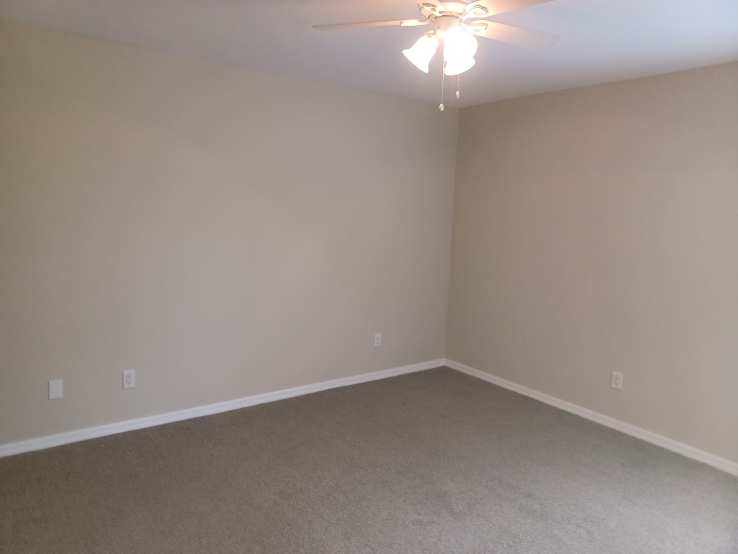 Building Photo - 1519 Nelson Rd N