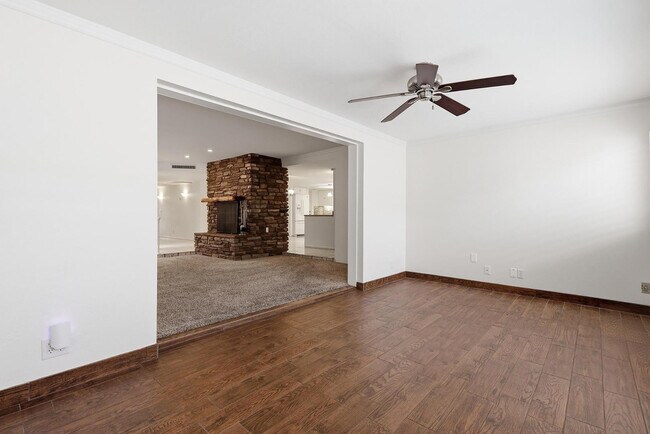 Building Photo - 7814 E MacKenzie Dr