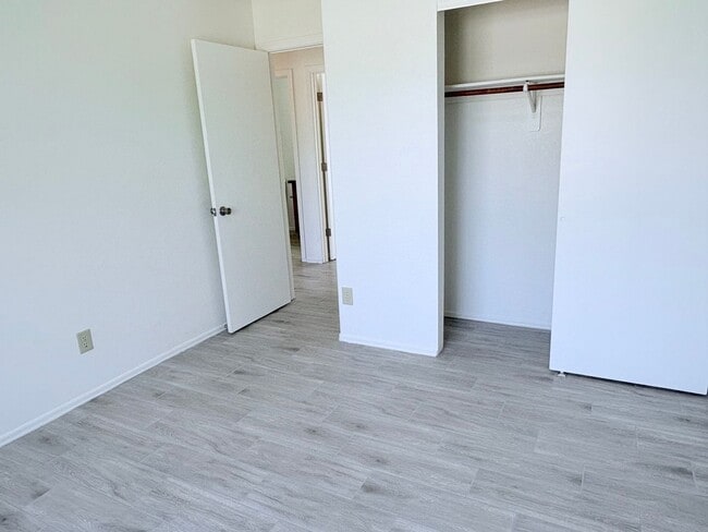 Building Photo - newly remodeled 3 bed/ 2 bath home