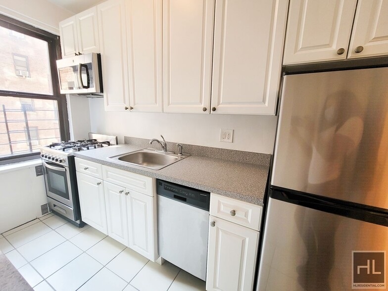 Building Photo - GRAND CONCOURSE