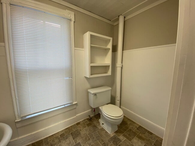 Building Photo - Nice 2 Bedroom Home in Newton for rent!