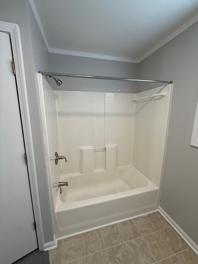 Building Photo - FIRST FULL MONTH RENT FREE