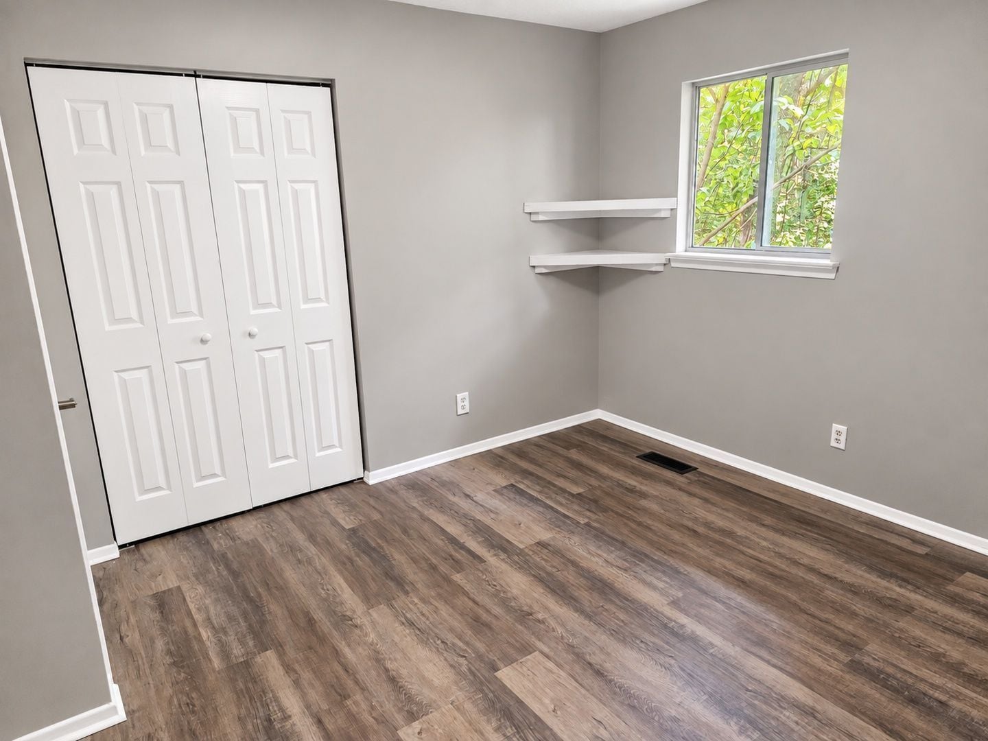 Building Photo - 802 Forest Dale Ln