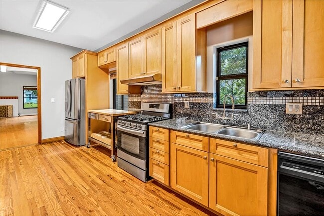 Building Photo - 6421 6th Ave N