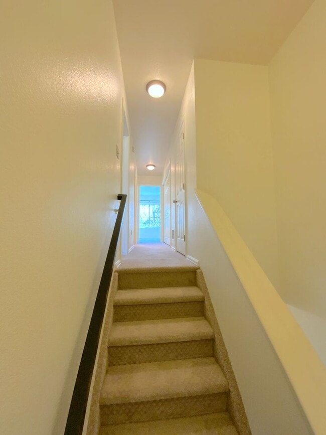 Building Photo - 2 Bedroom Townhome Available Near W Cheyenne Blvd & S Nevada Ave