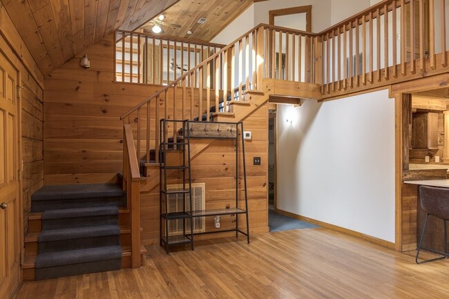 Building Photo - 1762 Burke Hollow Rd