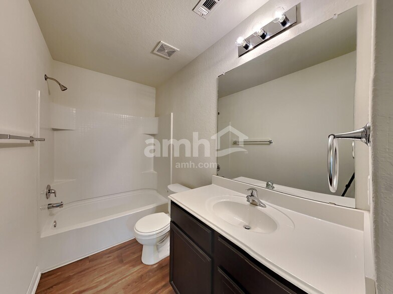 Building Photo - 7559 Bowdre