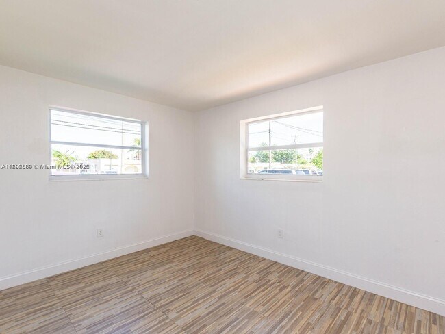 Building Photo - 1342 NE 110th Terrace