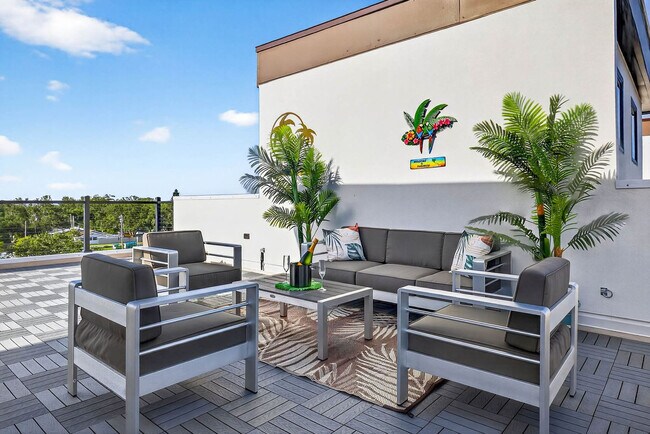 Building Photo - 620 Petit Wy