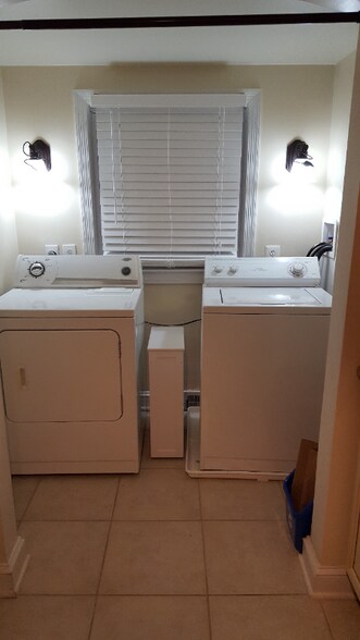 Building Photo - 4815 Delaware St