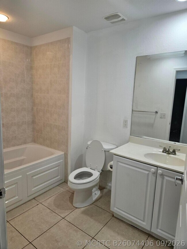 Building Photo - 1825 Sandhill Crane Dr