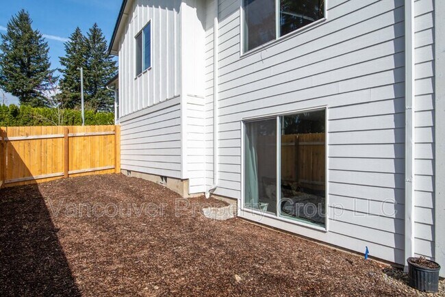 Building Photo - 1803 NE 148th Ct