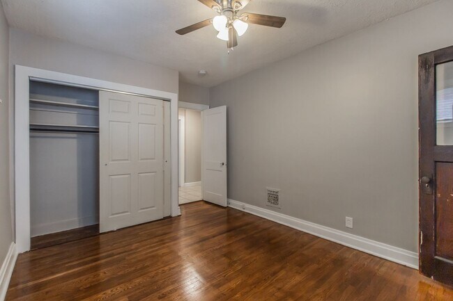 Building Photo - 7729-31 Gissler Ave