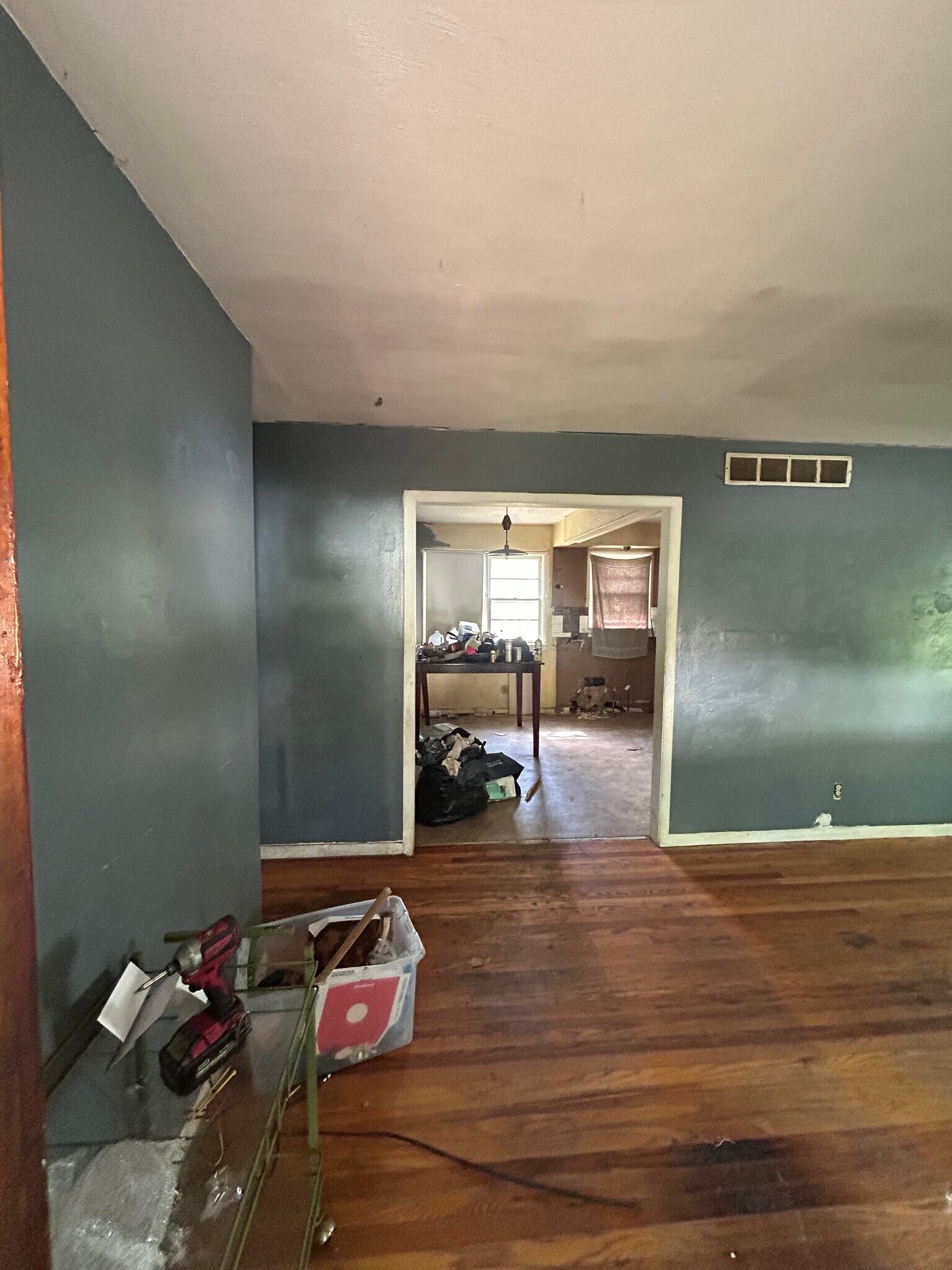 Building Photo - 10149 Baron Dr