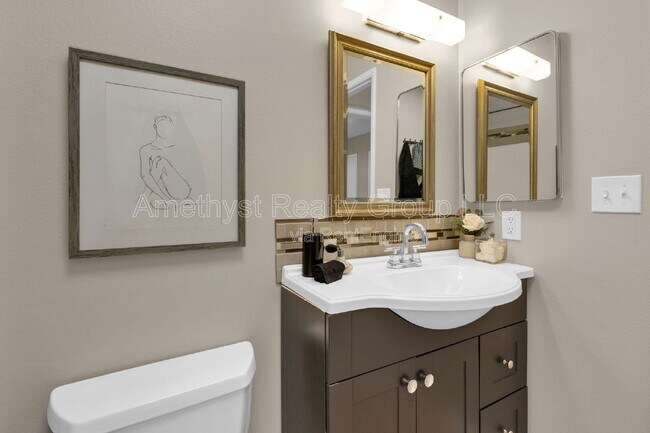 Building Photo - 10547 W Coggins Dr