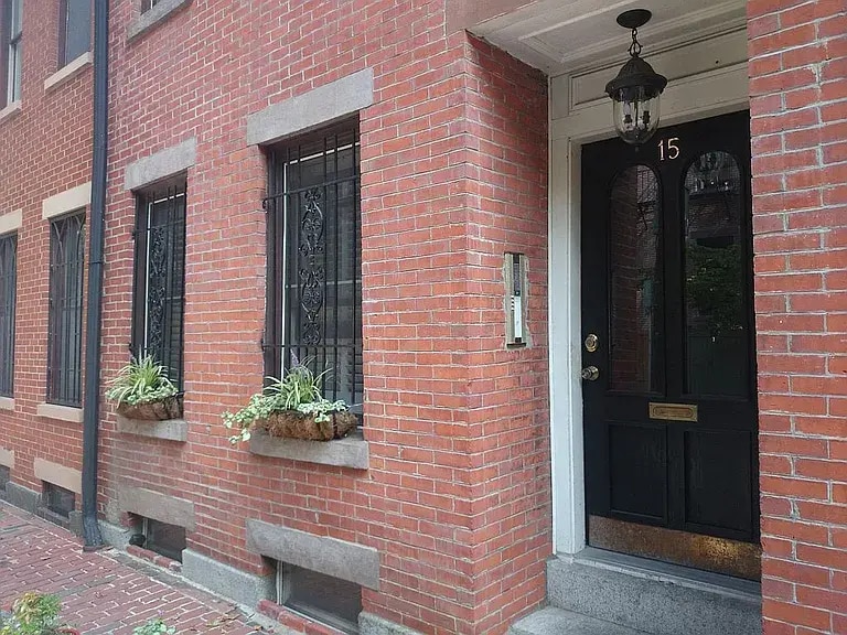 Front Door - 15 Lawrence St