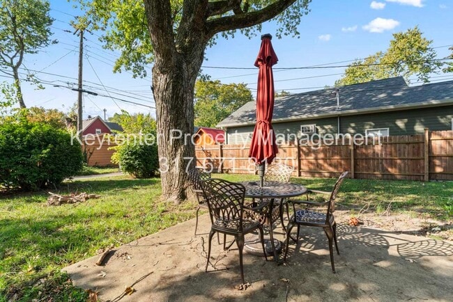 Building Photo - Charming 1 Bedroom near Noblesville High School and Downtown.