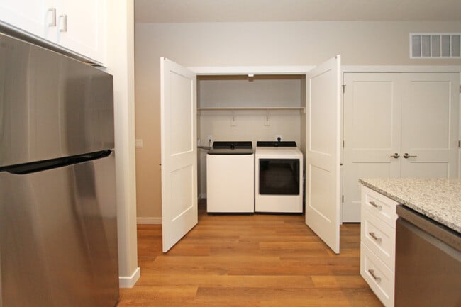 Building Photo - 5226 Bancroft Ave