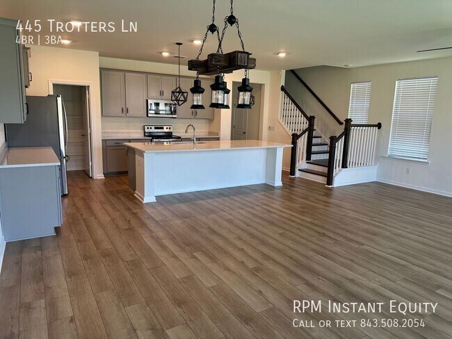 Building Photo - 445 Trotters Ln
