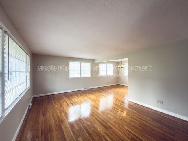 Building Photo - 5317 Coronado Dr