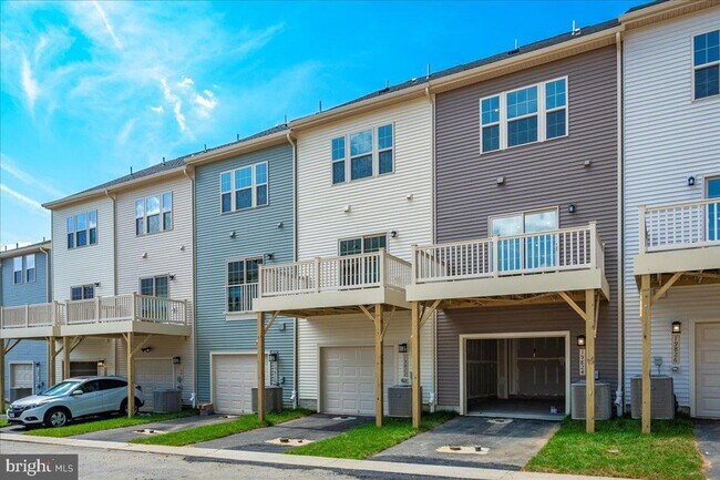 Building Photo - 19822 Habitat Ter