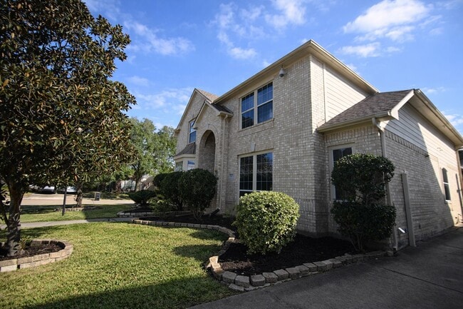 Building Photo - 3803 Shadow Royal Dr