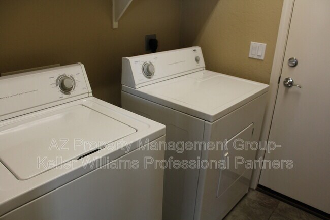 Building Photo - 17532 W Mandalay Ln