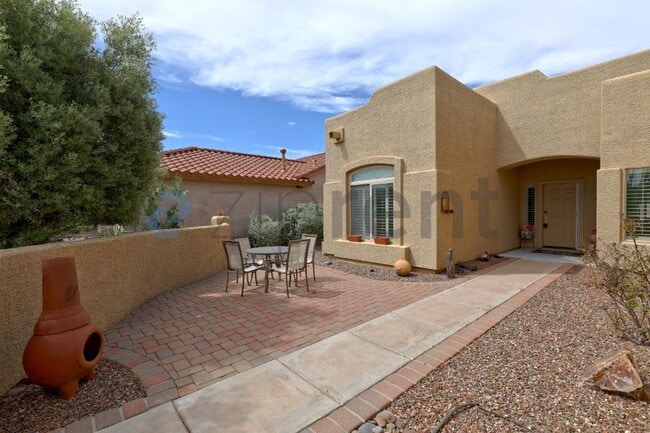 Building Photo - 941 N Desert Deer Pass