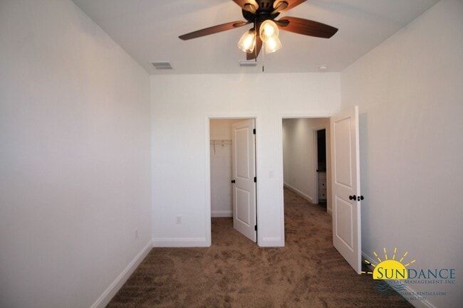 Building Photo - Nice 3 Bedroom Townhome in Fort Walton Beach