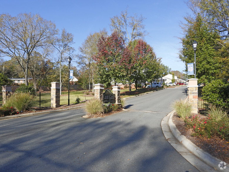 Building Photo - East Gate Villas