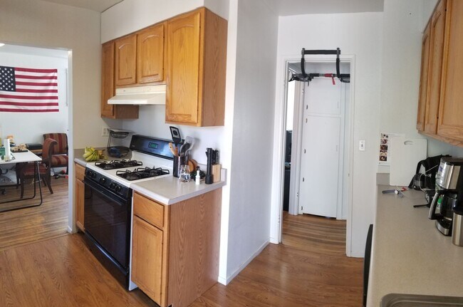 Building Photo - 209 Jeffrey Dr