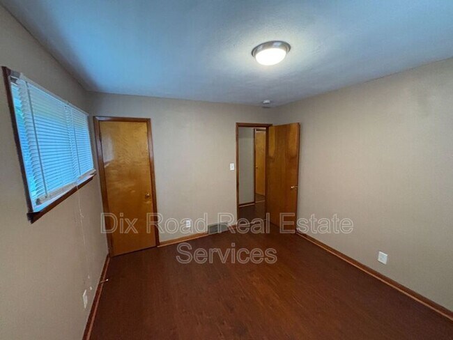Building Photo - 272 Symmes Rd