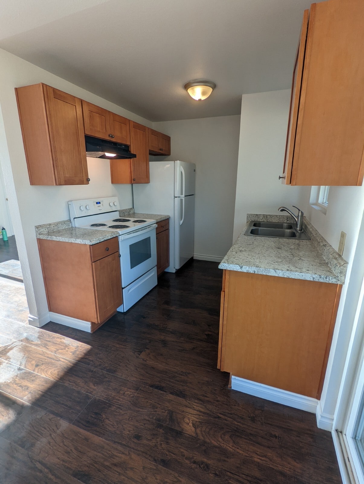 Kitchen - 3316 Sanders Ave