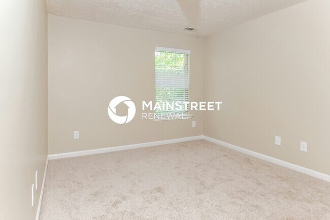 Building Photo - 4 Bedroom Pet-Friendly Home in Hampton, GA with Main Street Renewal
