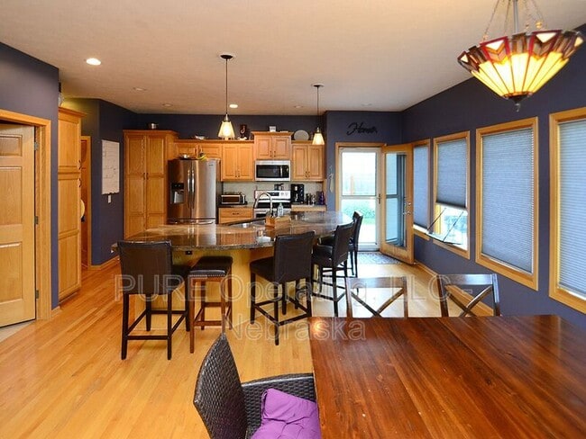 Building Photo - 2003 Crest Ridge Dr