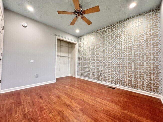 Building Photo - 628 Smugglers Notch Dr