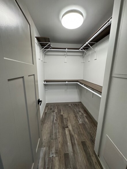 Building Photo - 534 Lee St