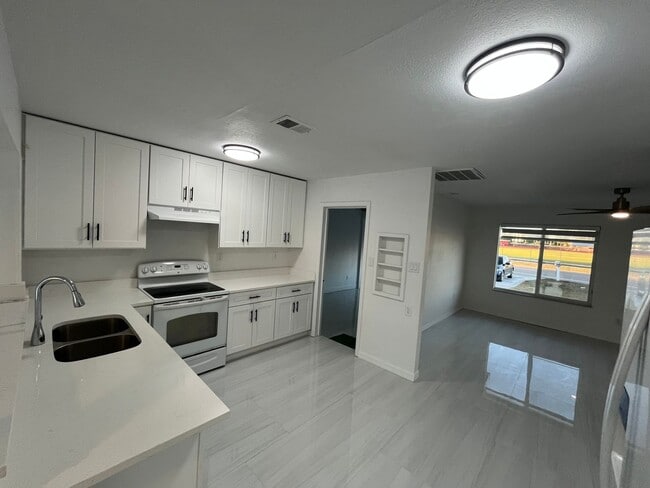 Building Photo - 18113 Cochran Blvd