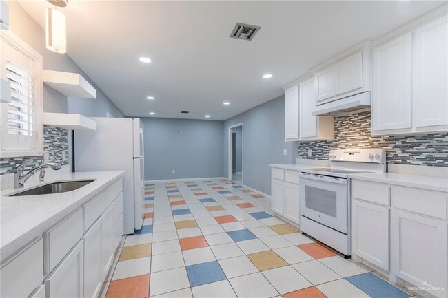 Building Photo - 3316 Palenque Dr